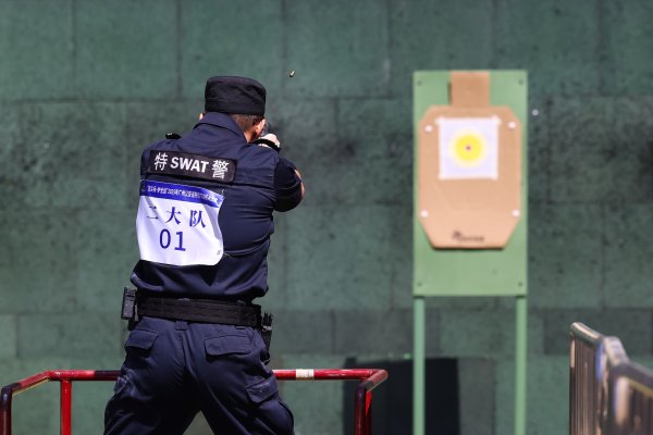万德资本 备战十五运安保，广州公安组织巡特警开展实战练兵比武
